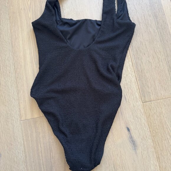 Show Me Your MuMu the scrunch one piece - Picture 3 of 7